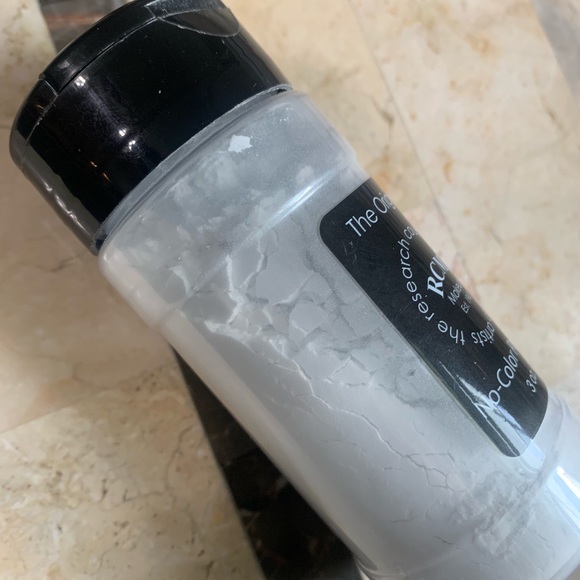 🖤 RCMA powder translucent 🖤 - Picture 3 of 3